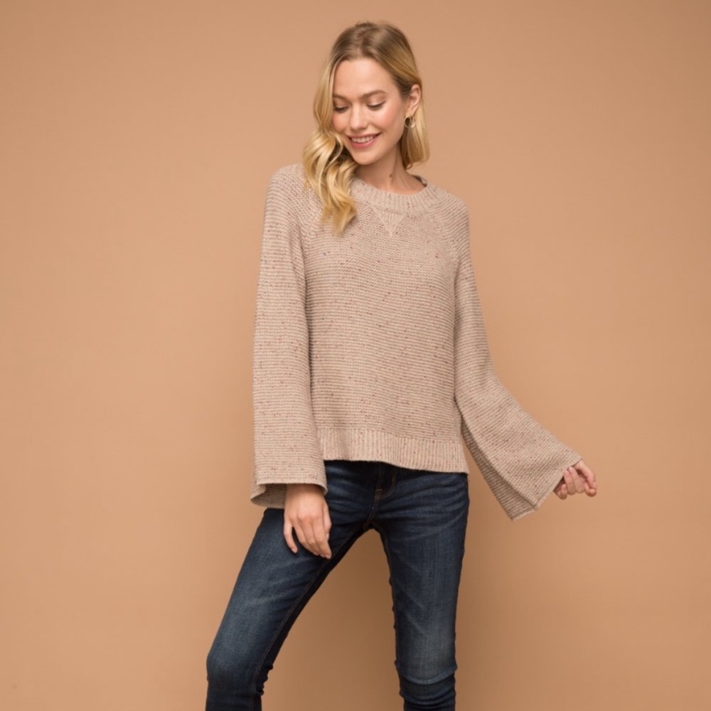 Bell sleeve sweater ❤️